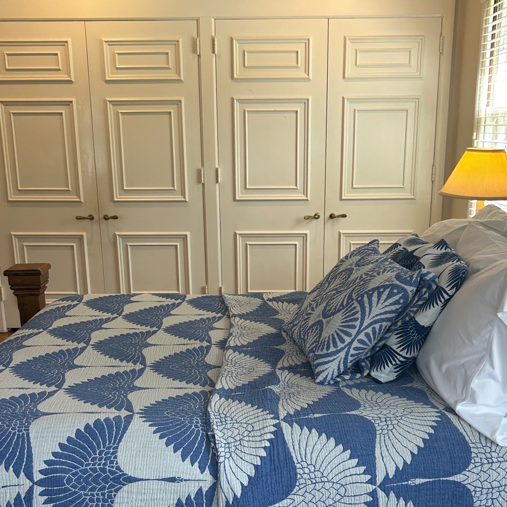 Modern Woven Birds in Flight Cranes Blue Gray KING Bedspread 2 Side FLiPSiDE NEW - Picture 14 of 16